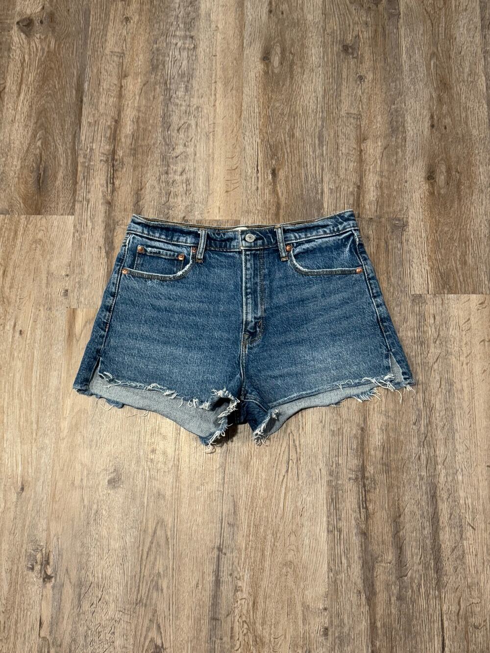 Abercrombie & Fitch Women's High Rise Mom Short Size 29